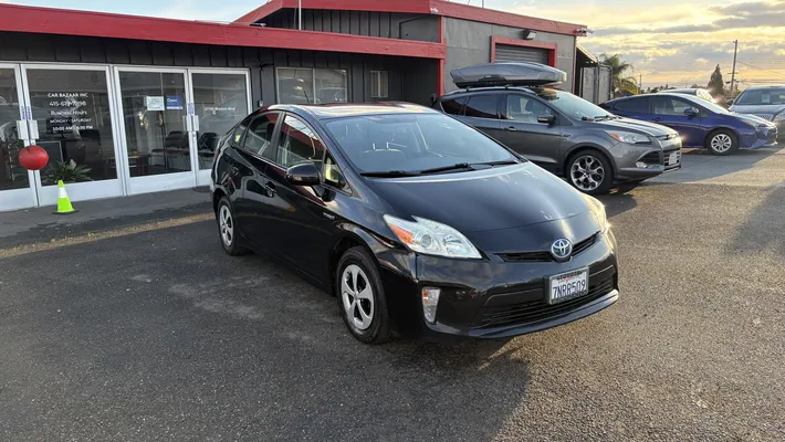 2015 TOYOTA Prius Three