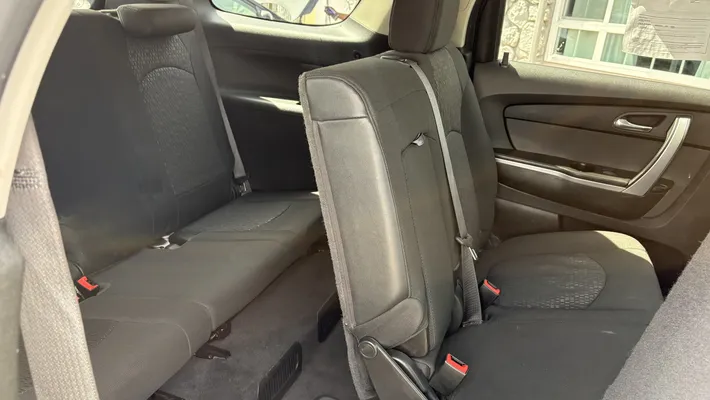 2011 GMC Acadia SLE 1