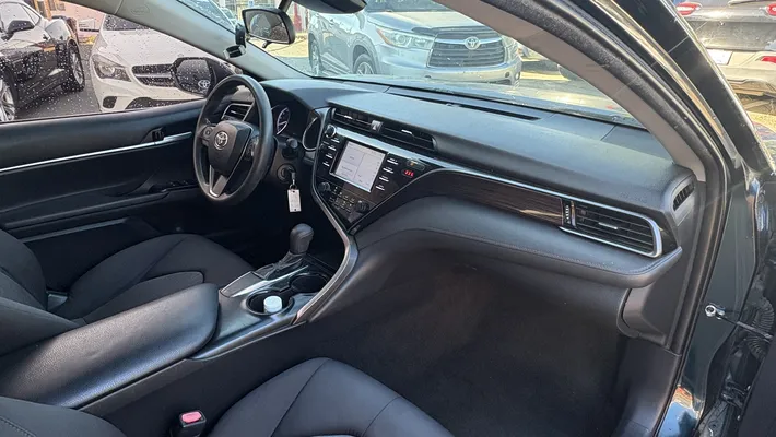 2019 TOYOTA Camry 