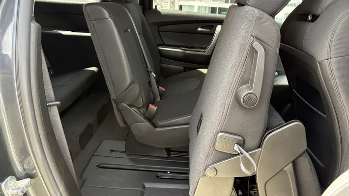 2011 GMC Acadia SLE 1