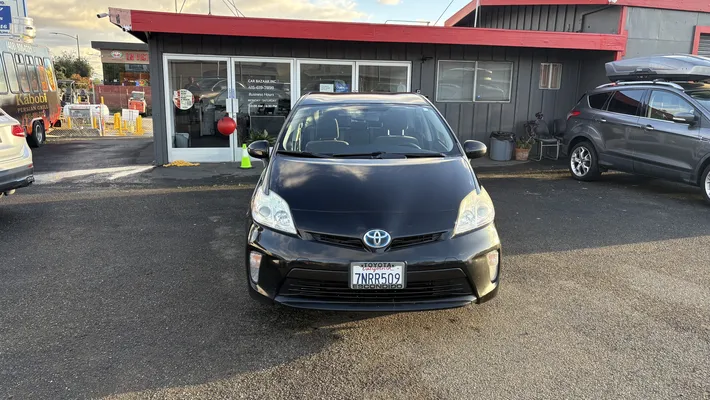 2015 TOYOTA Prius Three