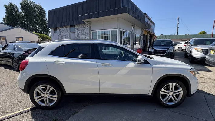 2017 MERCEDES-BENZ  GLA250-4MATIC