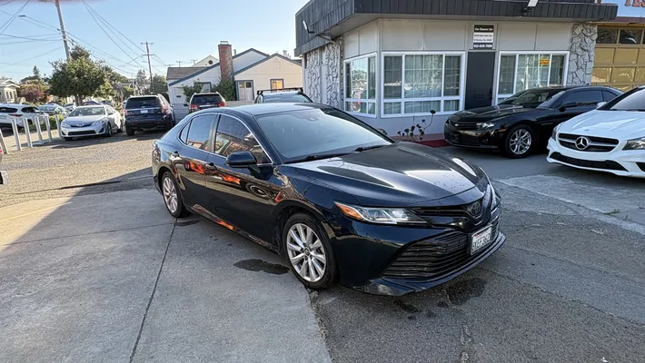 2019 TOYOTA Camry 