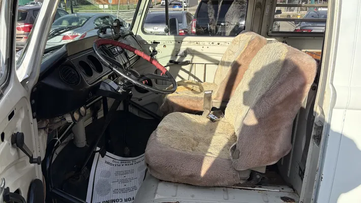 1968 Volkswagen Bus ( Vans )