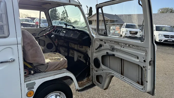 1968 Volkswagen Bus ( Vans )