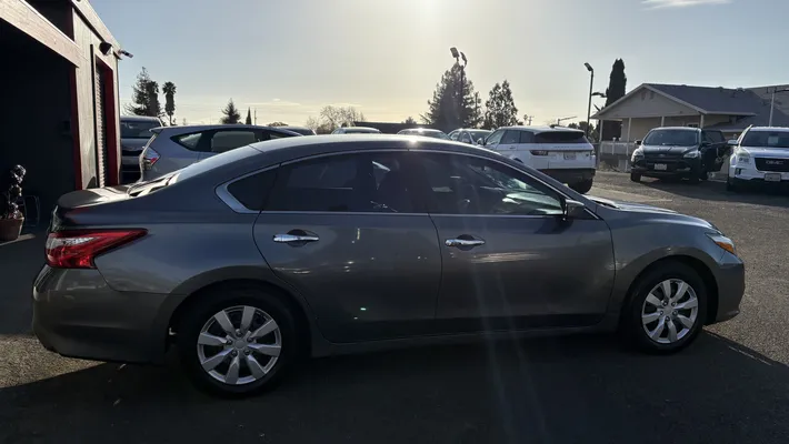 2016 NISSAN Altima