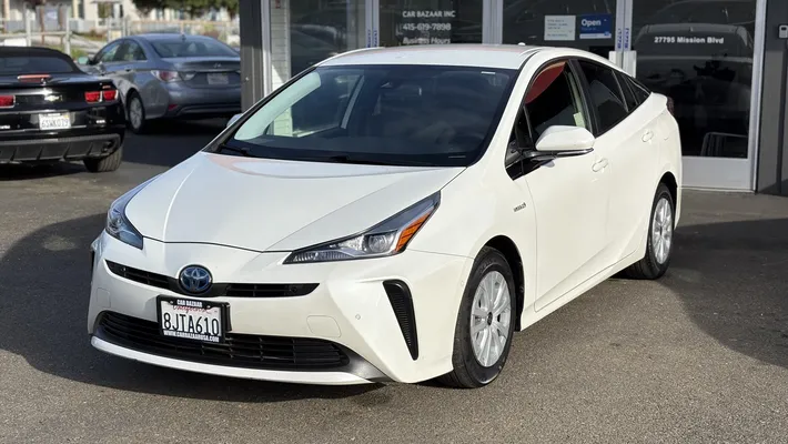 2019 TOYOTA Prius LE