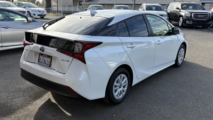 2019 TOYOTA Prius LE