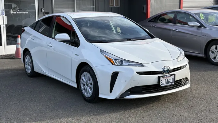 2019 TOYOTA Prius LE