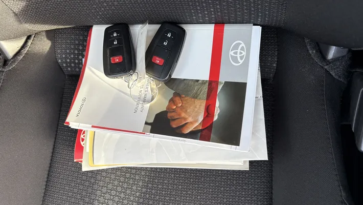 2019 TOYOTA Prius LE