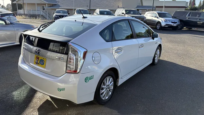 2014 TOYOTA Prius PHEV - Plug-in