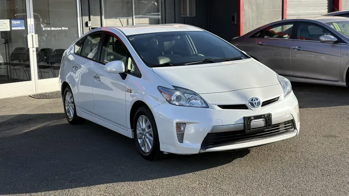 2014 TOYOTA Prius PHEV - Plug-in