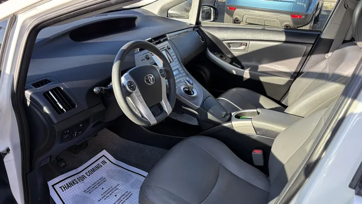 2014 TOYOTA Prius PHEV - Plug-in