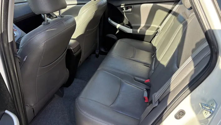2014 TOYOTA Prius PHEV - Plug-in