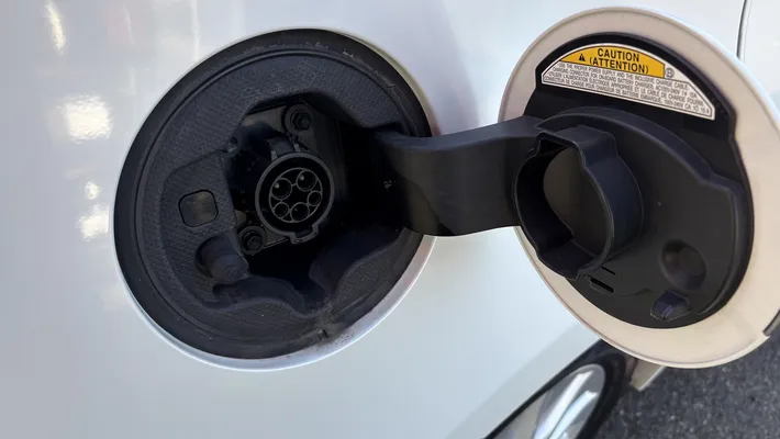 2014 TOYOTA Prius PHEV - Plug-in