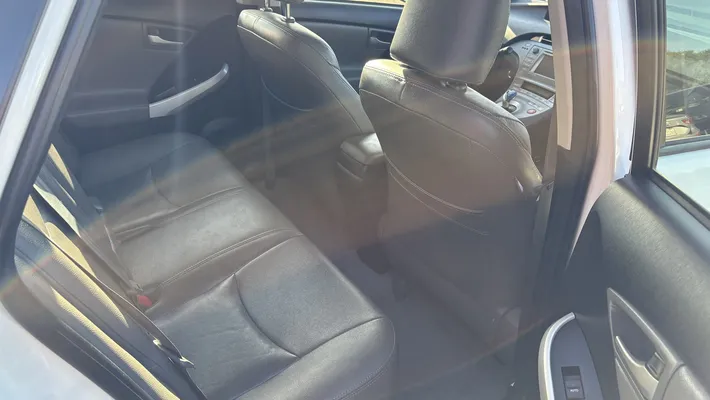 2014 TOYOTA Prius PHEV - Plug-in