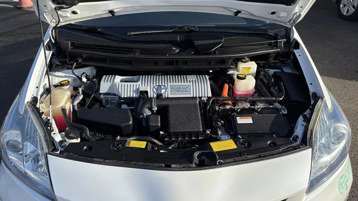 2014 TOYOTA Prius PHEV - Plug-in