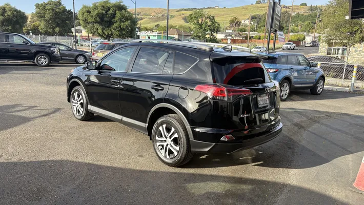 2018 TOYOTA RAV4 LE