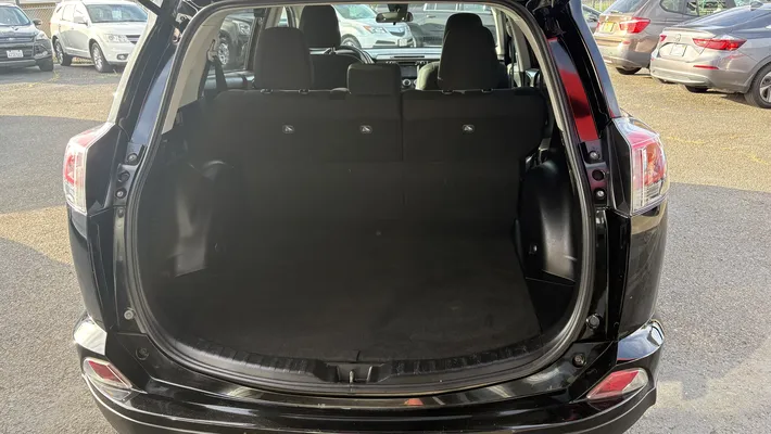 2018 TOYOTA RAV4 LE