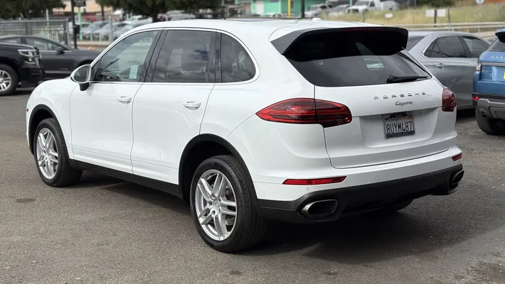 2016 PORSCHE Cayenne