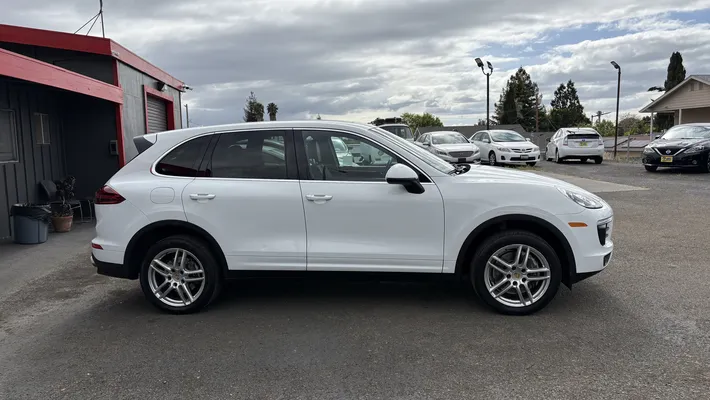 2016 PORSCHE Cayenne