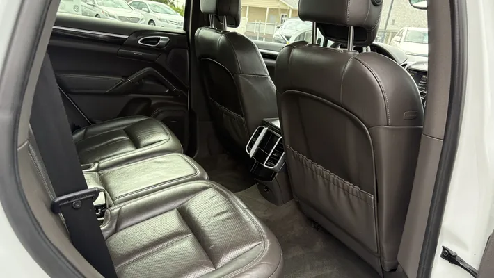 2016 PORSCHE Cayenne
