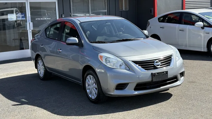 2012 NISSAN Versa