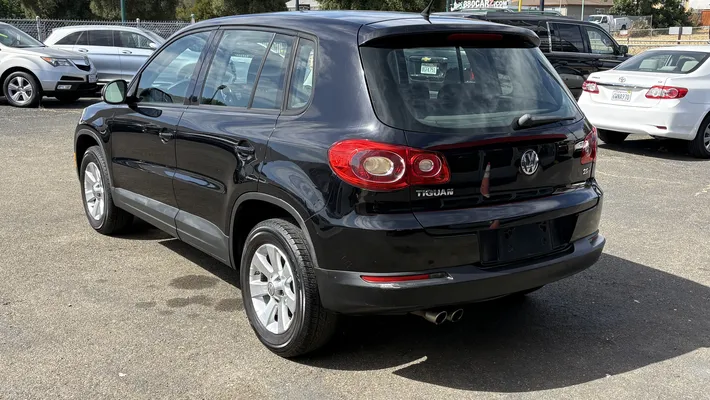 2010 VOLKSWAGEN Tiguan