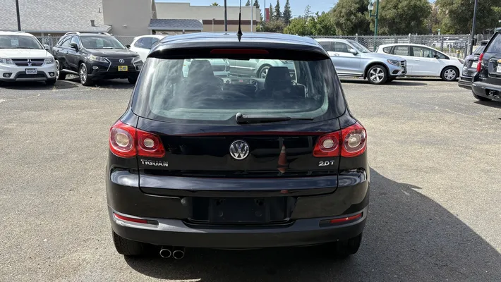 2010 VOLKSWAGEN Tiguan