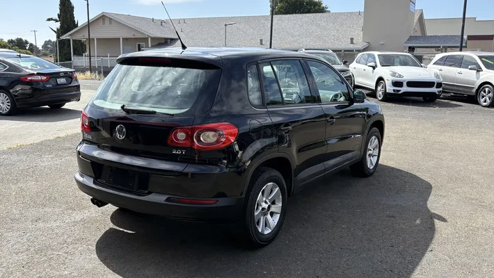2010 VOLKSWAGEN Tiguan