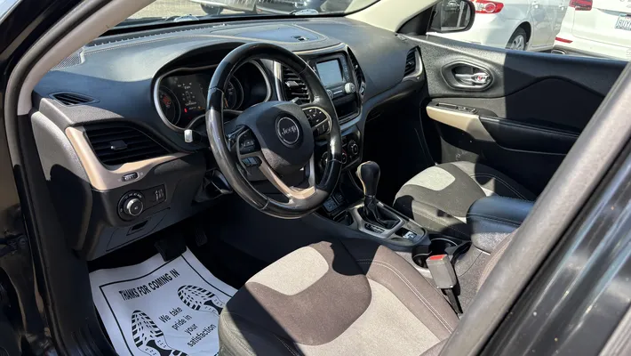 2018 JEEP Cherokee 