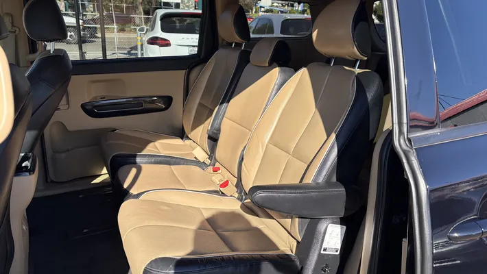 2016 KIA Sedona EX