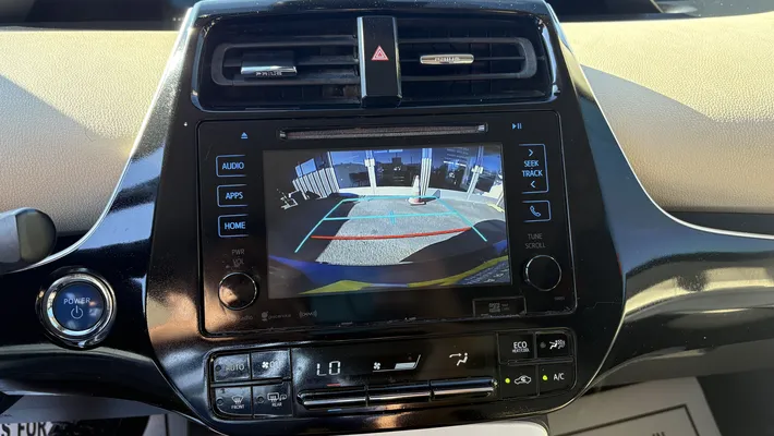 2017 TOYOTA Prius Four