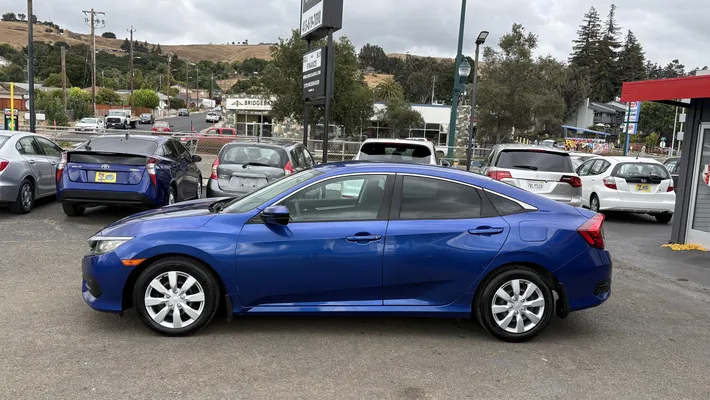 2016 HONDA Civic LX