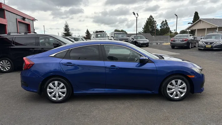 2016 HONDA Civic LX