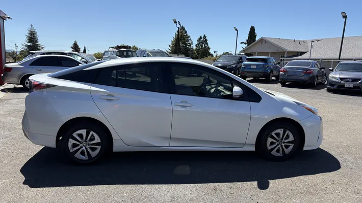 2016 TOYOTA Prius Two Eco