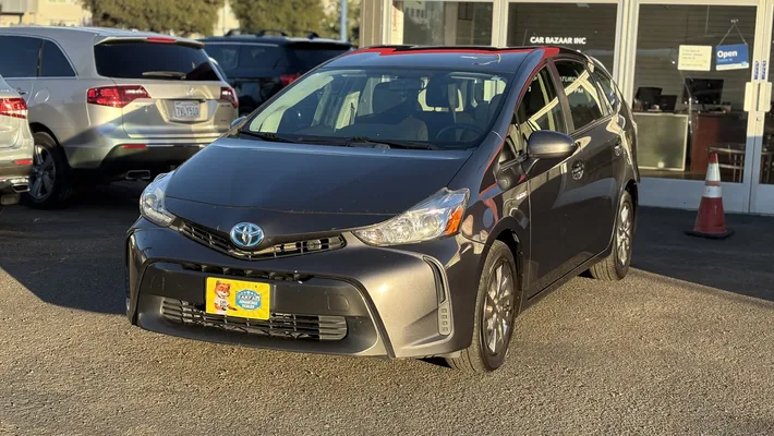 2016 TOYOTA Prius V