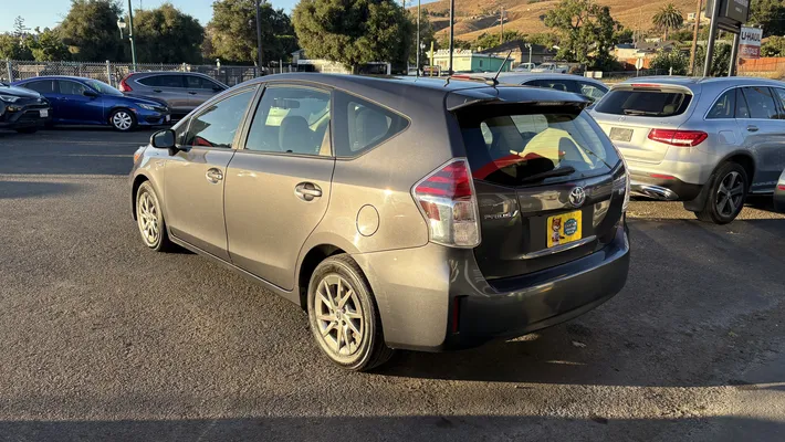 2016 TOYOTA Prius V