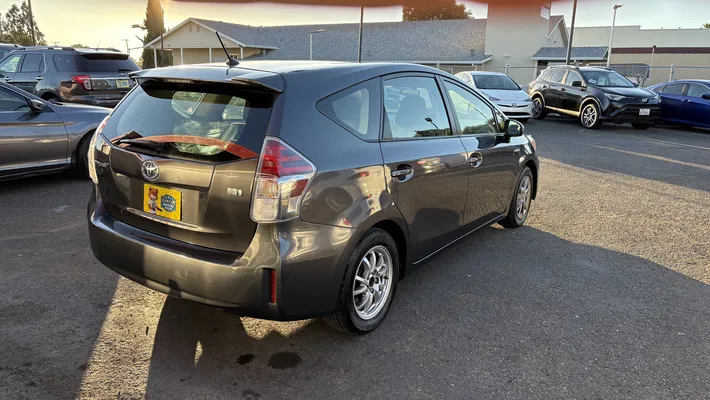 2016 TOYOTA Prius V