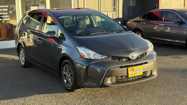 2016 TOYOTA Prius V