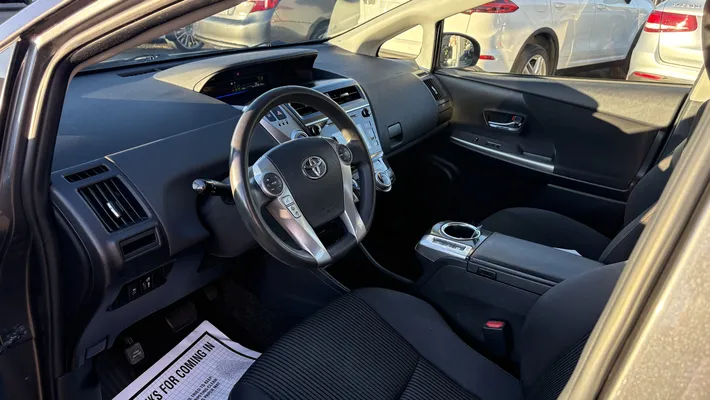 2016 TOYOTA Prius V