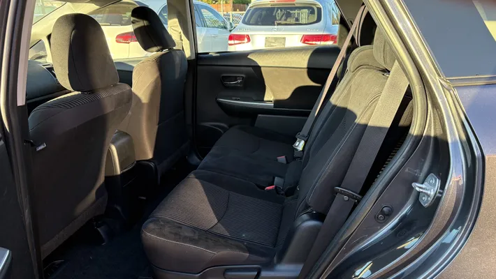 2016 TOYOTA Prius V
