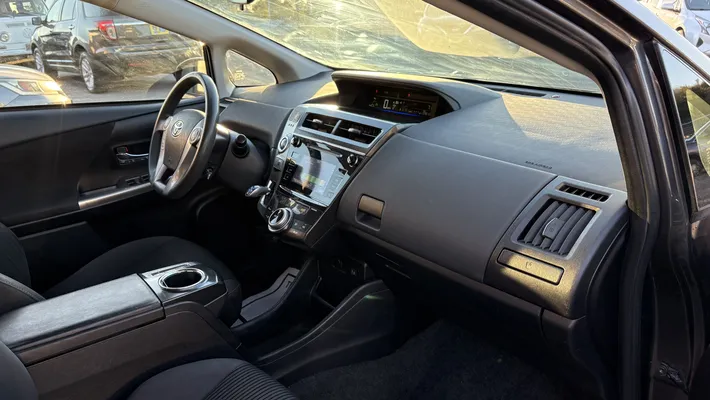 2016 TOYOTA Prius V