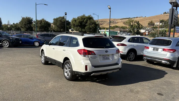 2014 SUBARU Outback 3.6R Limited 