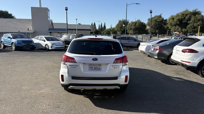 2014 SUBARU Outback 3.6R Limited 
