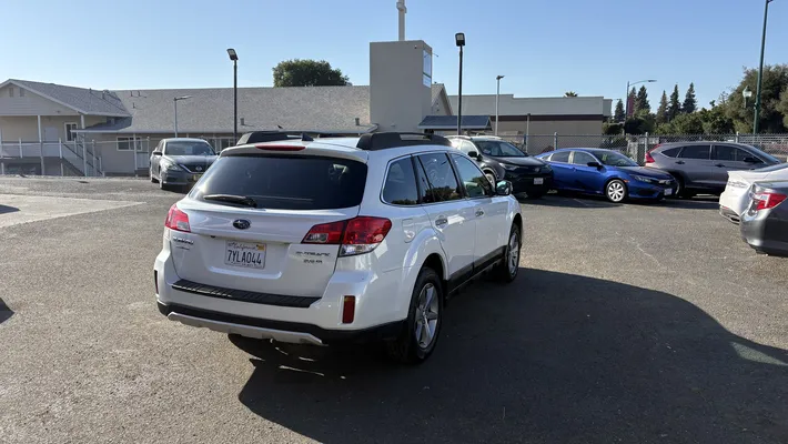 2014 SUBARU Outback 3.6R Limited 