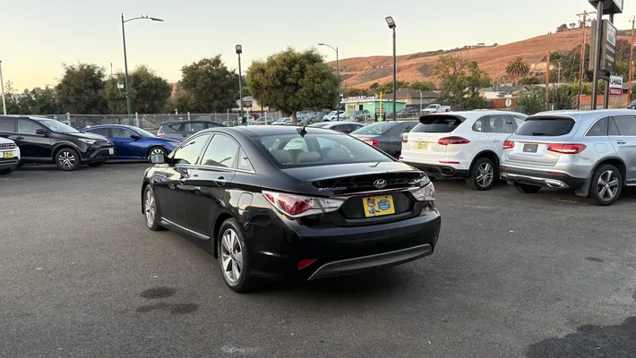 2012 HYUNDAI Sonata Middle level