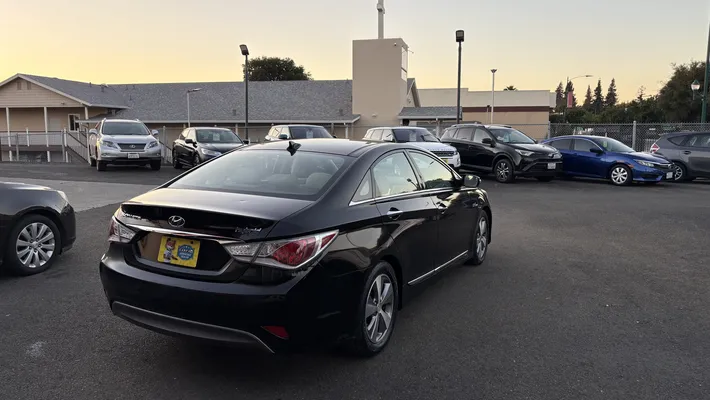 2012 HYUNDAI Sonata Middle level
