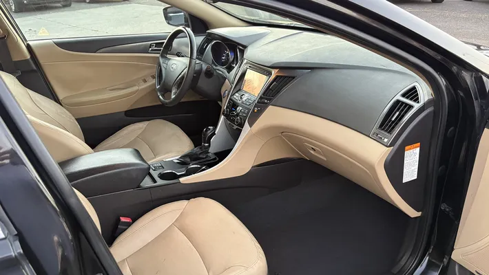2012 HYUNDAI Sonata Middle level