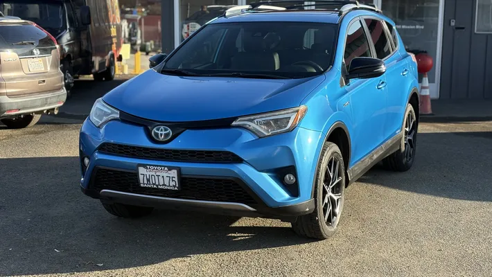 2017 TOYOTA RAV4 SE Hybrid